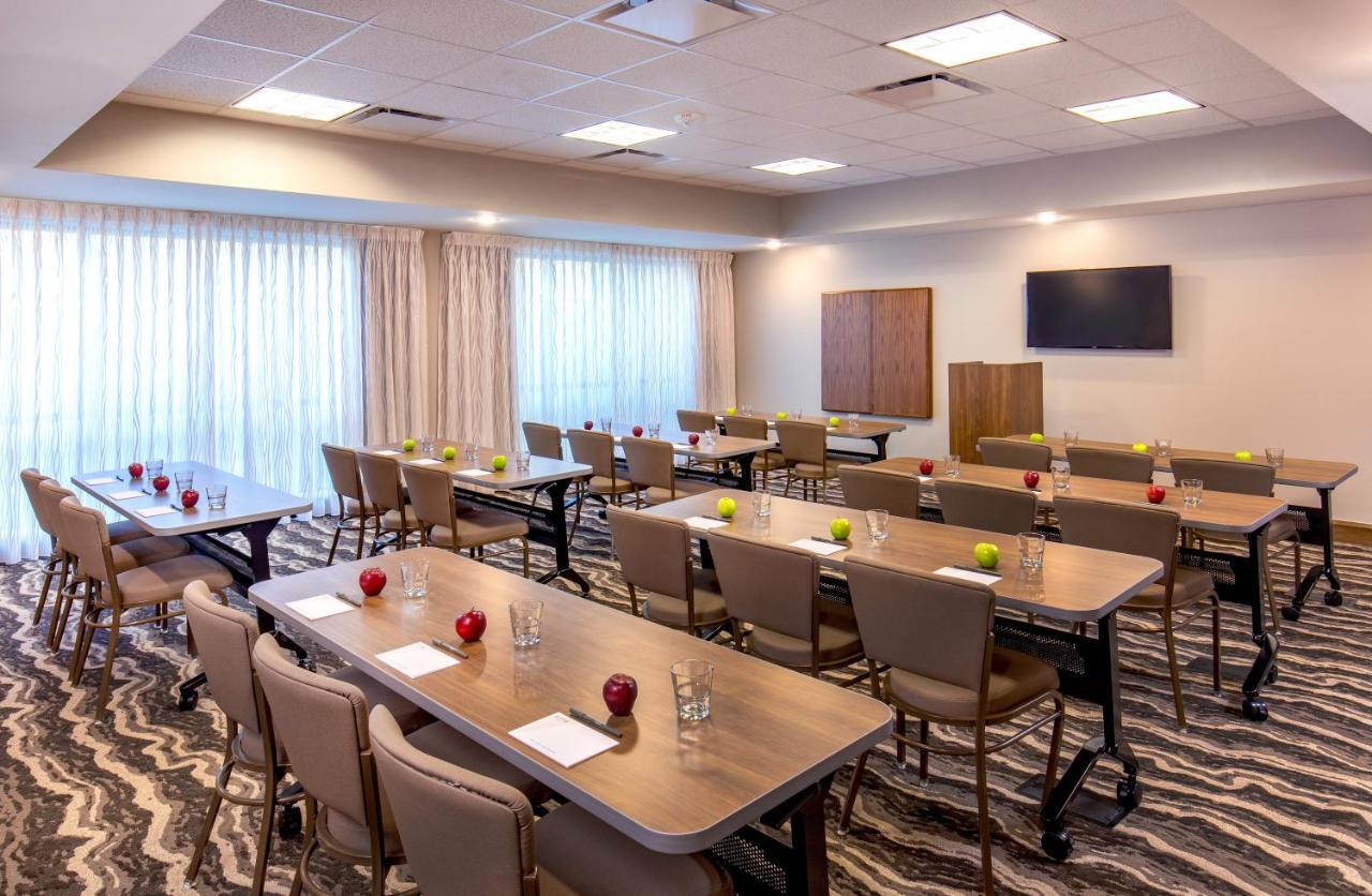 Staybridge Suites Charlottesville Airport By Ihg Buitenkant foto