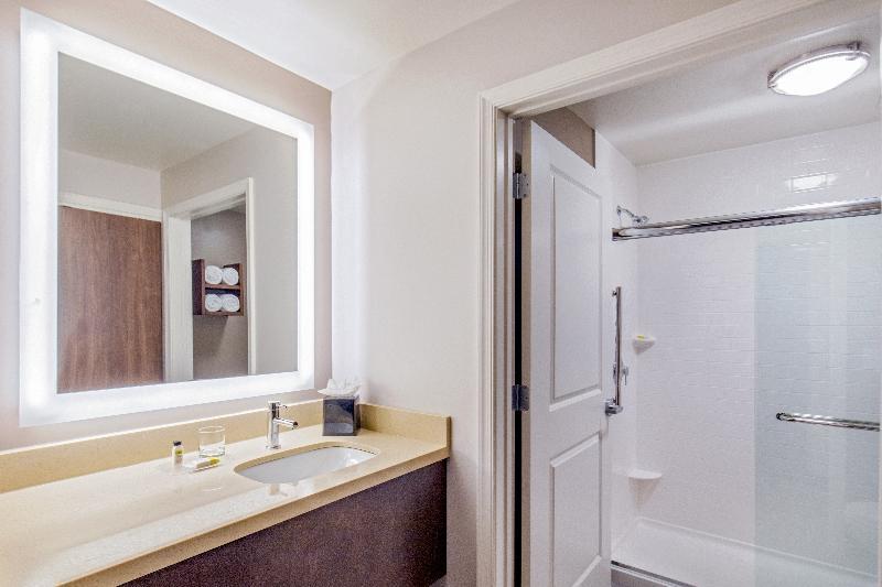 Staybridge Suites Charlottesville Airport By Ihg Buitenkant foto